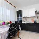 Opsenica Apartment *