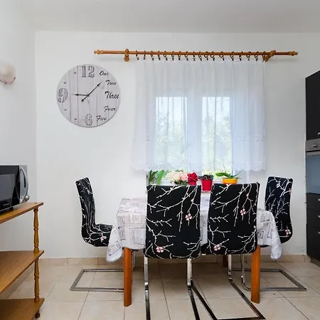 Opsenica Apartmán *
