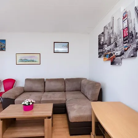 Opsenica Apartman *